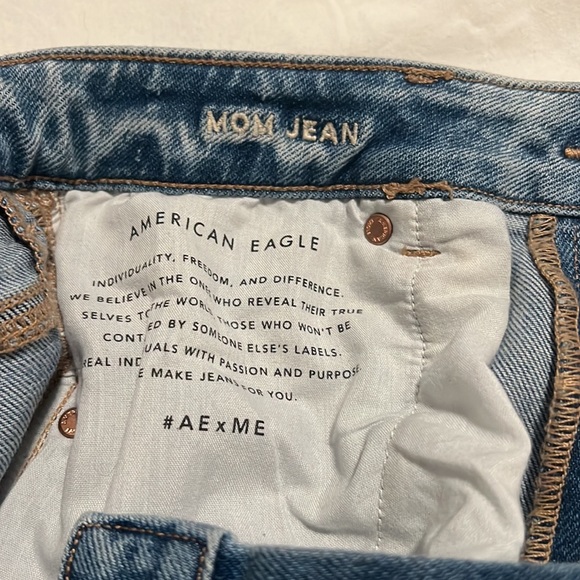 American eagle mom jean size 2 stretch material - Picture 5 of 9